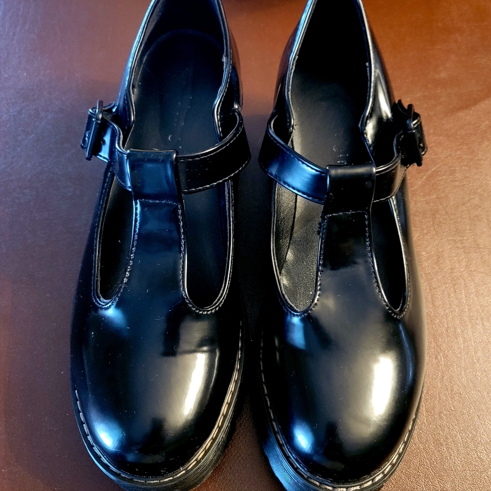 Madden Girl black pattet leather platform mary jane buckle shoes.